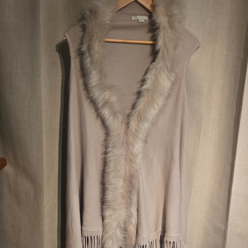 Cato Cream Sleeveless Cardigan with Faux Fur Trim - Picture 1 of 4
